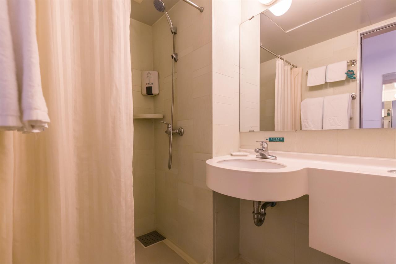 Jingjiang Inn Baoshan Shengqiao Шанхай Екстериор снимка