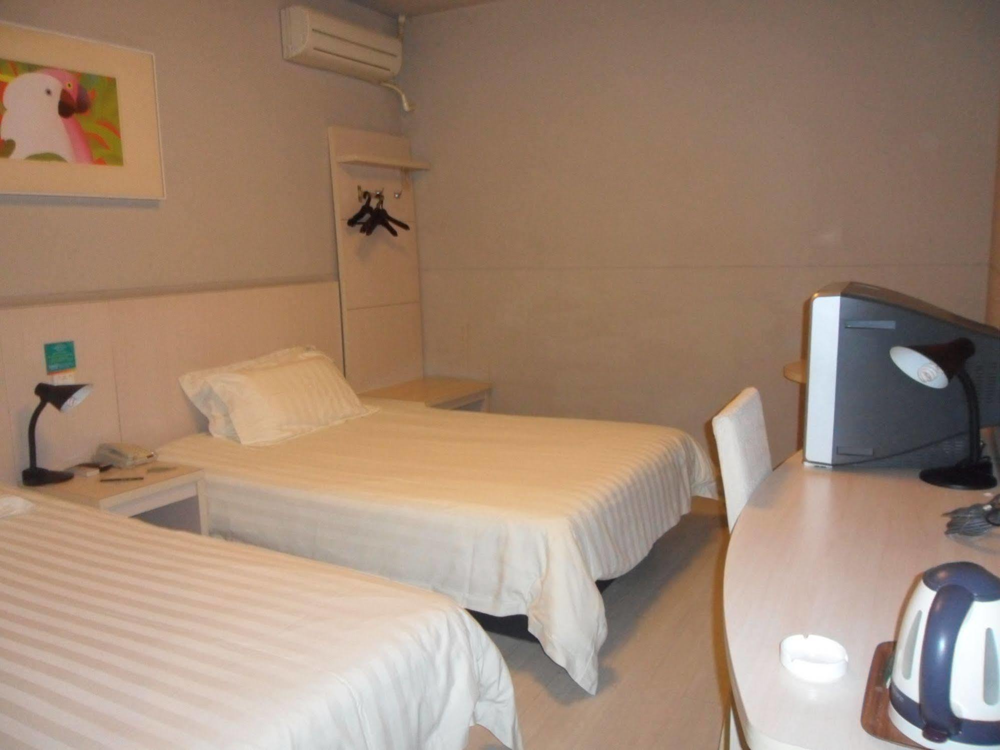 Jingjiang Inn Baoshan Shengqiao Шанхай Екстериор снимка